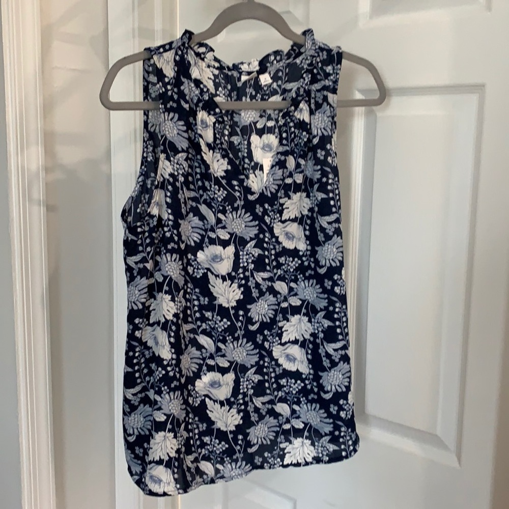Flower airy top.